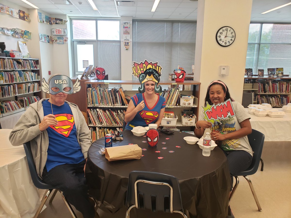 EnosElementary's tweet photo. Teachers are superheroes! Day 1 of teacher appreciation week at Enos was a success! (Thank you SIU for the delicious lunch!) #TeacherAppreciationWeek #ThankATeacher #iheart186 #ProudToBeAnEagle https://t.co/znrbld7SOX