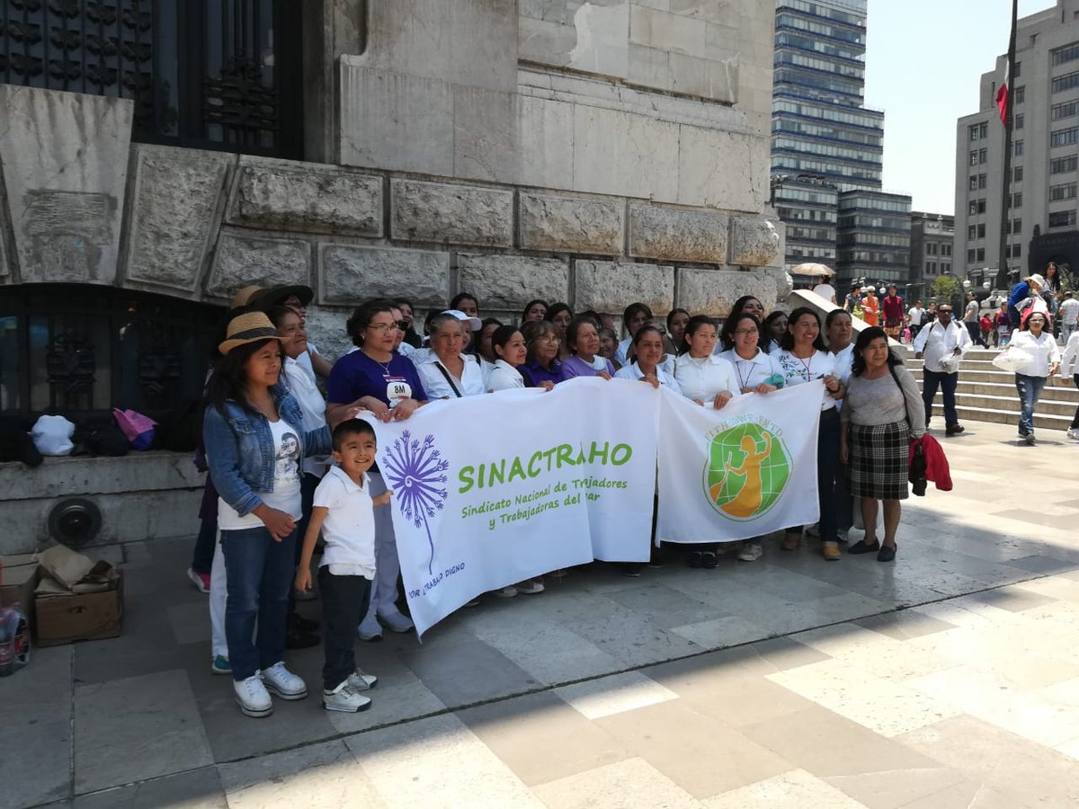 SINACTRAHO's tweet photo. Movilización de las personas #TrabajadorasDelHogar
#1DeMayo
#SINACTRAHO
#SeguridadSocial
#CapituloXIII https://t.co/Ajx5Zjk3Wt