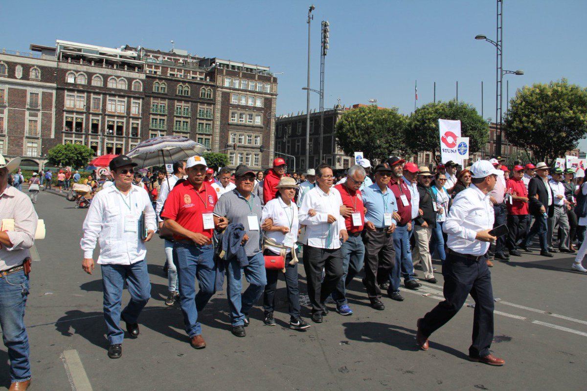 SINACTRAHO's tweet photo. Movilización de las personas #TrabajadorasDelHogar
#1DeMayo
#SINACTRAHO
#SeguridadSocial
#CapituloXIII https://t.co/Ajx5Zjk3Wt