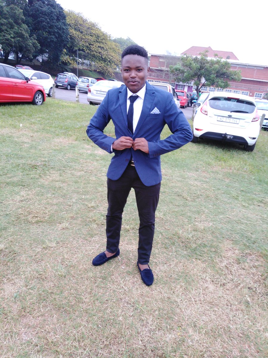 uDlezakhe's tweet image. GRADUATE🎓
Electrical Engineer 😎
#DUTGrad19