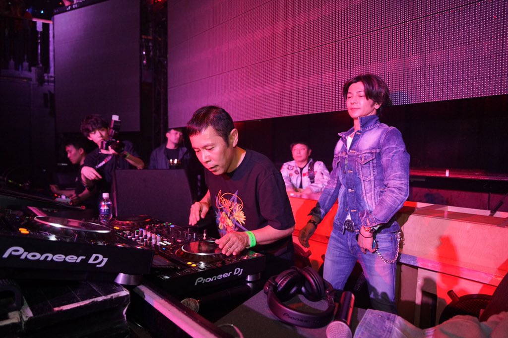 k2_superj's tweet photo. ageHa DEROOM
最高のパーティになりました
感謝
#ageHa #岡村隆史 #ナイナイ #オリラジ #藤森慎吾 #blackjaxx #武田真治 #djdragon #dj5384 #東京ゲゲゲイ #DEROOM #DJ13 https://t.co/vGoAiWkZAs