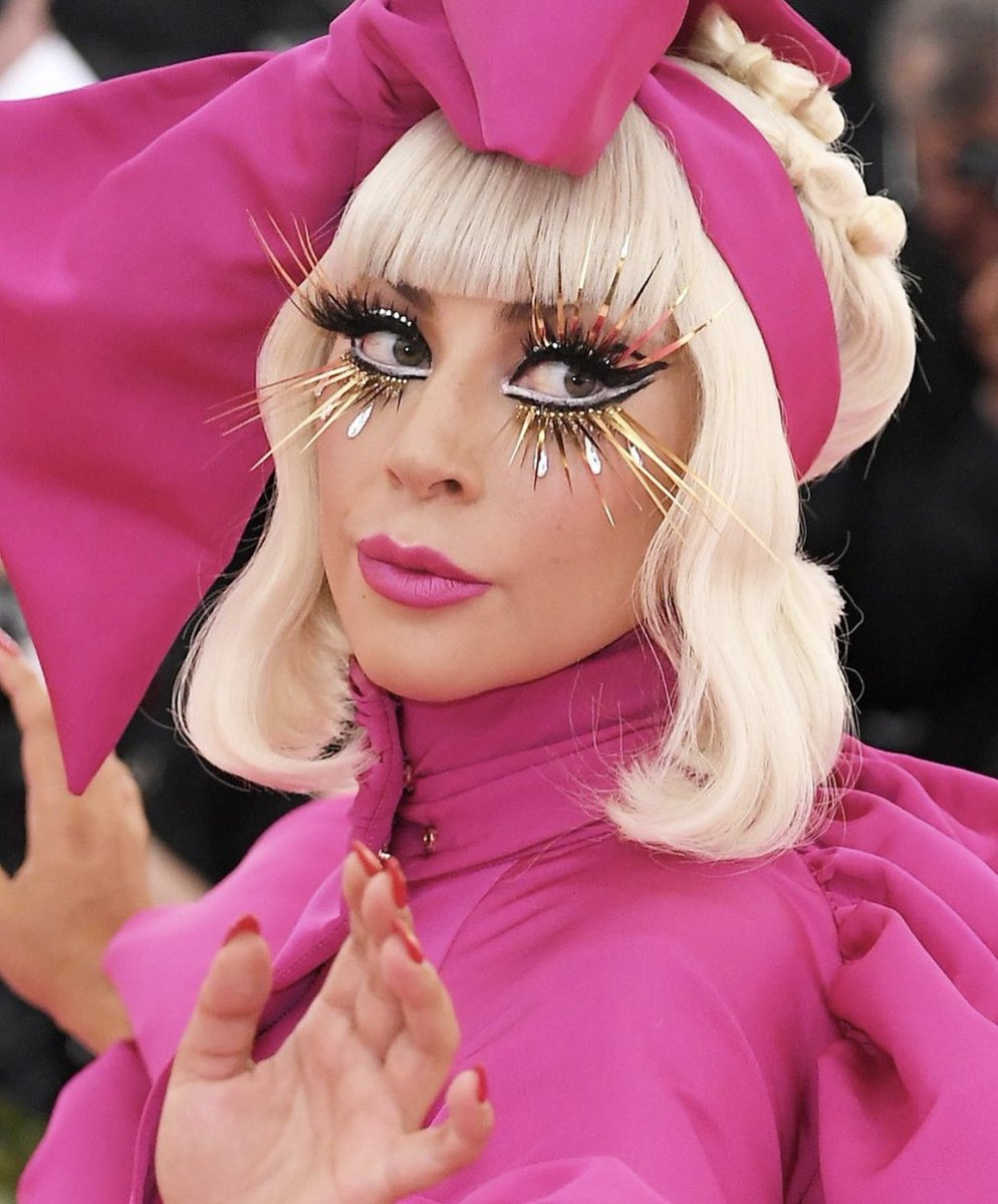 EstiloDF's tweet photo. . @ladygaga llega a la gala del  #MET2019 en un @BrandonMaxwell https://t.co/iFlQccmoXD