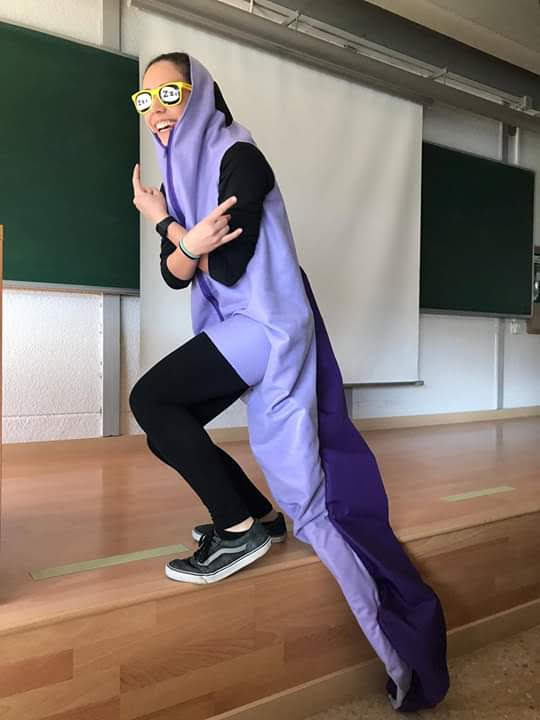 Better to tweet a month later than never :-) Our amazing talented summer student Marina won a parasitology costume contest - dressed up as Trypanosoma! Loving the zzzzs! #trypanosoma #WomenInParasitology #SchnauferLab #funinstem #Erasmus