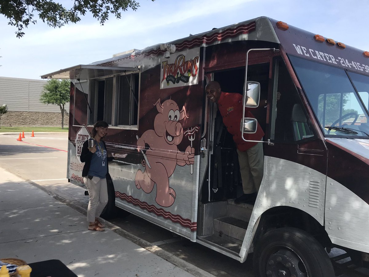 mlheyost's tweet photo. @KerrComets teacher appreciation lunch from our principal Ardath and AP Katie. Thank you for the yummy lunch. #tworows https://t.co/XmKL4nW9Uf