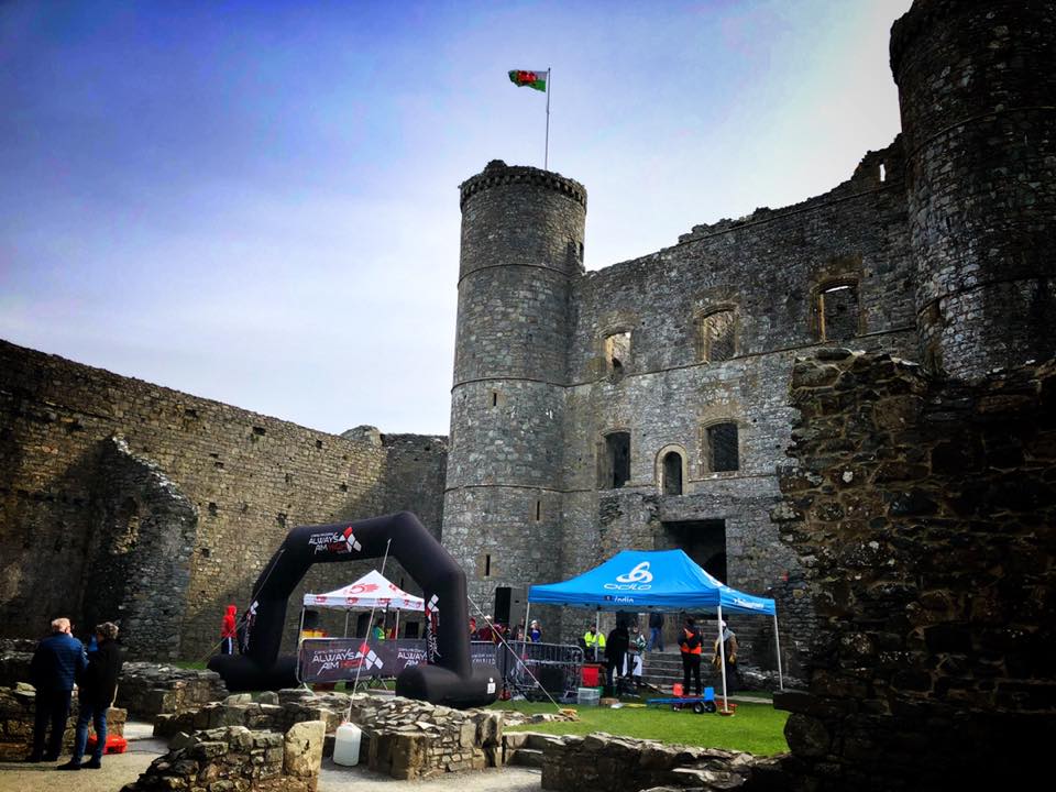 🏰It may not be the Battle of Winterfell, but we know Athletes have fought their own hard battles on this course! 🏰And, how many of us can say our office is in a castle?? Check out some CT hardware #OutInTheField at the Harlech Tri in Gwynedd, Wales, photo by Timer Tom Last.