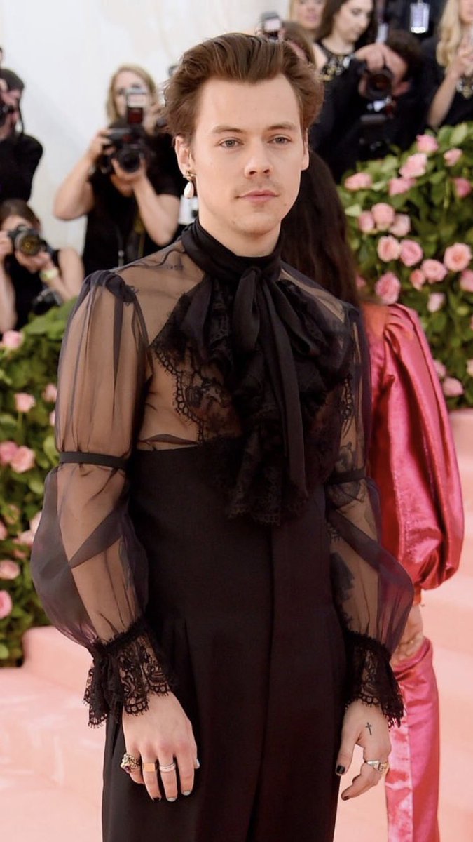 shawnxniallx's tweet photo. DAMAS Y CABALLEROS, MI ÍDOLO, HARRY STYLES 

 #MetGala https://t.co/nSKOCvo1Vu