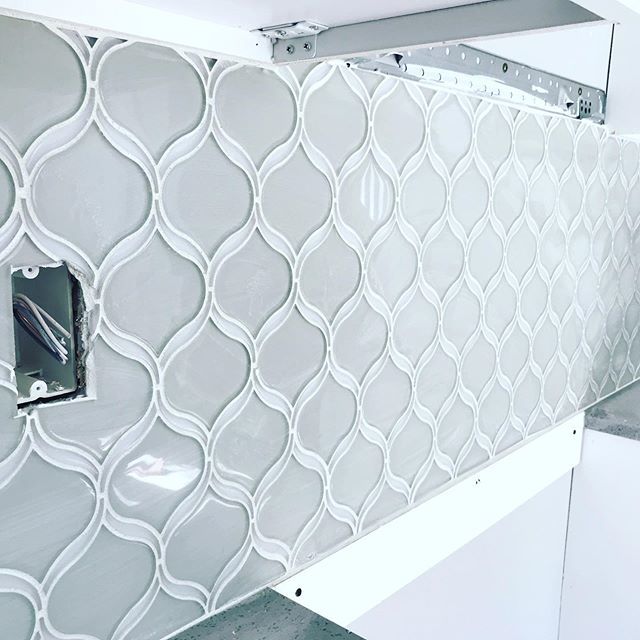 SandPProperties's tweet photo. New backsplash going in! Really happy with how our Franklin St project is coming together. It’s taking longer than we ever thought but it will be amazing when we are done!
#remodel #homeremodeling #realtor #realtorlife #realtorsofinstagram #contractor #c… https://t.co/OD9Mdo215Z https://t.co/1ZiKX6FL5s