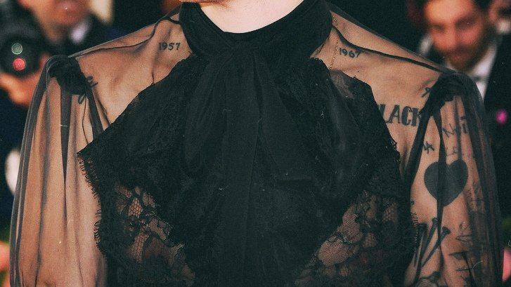 gaxarchive's tweet photo. i can't breathe #MetGala https://t.co/xvZA1wQbu4