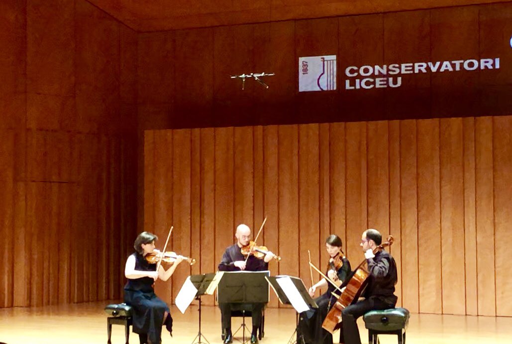 AfricaUya's tweet photo. 🎻 Excellent #cosmosquartet concert #Influences at @liceu1837 playing #Haydn #Bramhs and @RaquelGTomas 🎶🎵#music #classical #concert #Lovemusic https://t.co/lv8JNChsB1