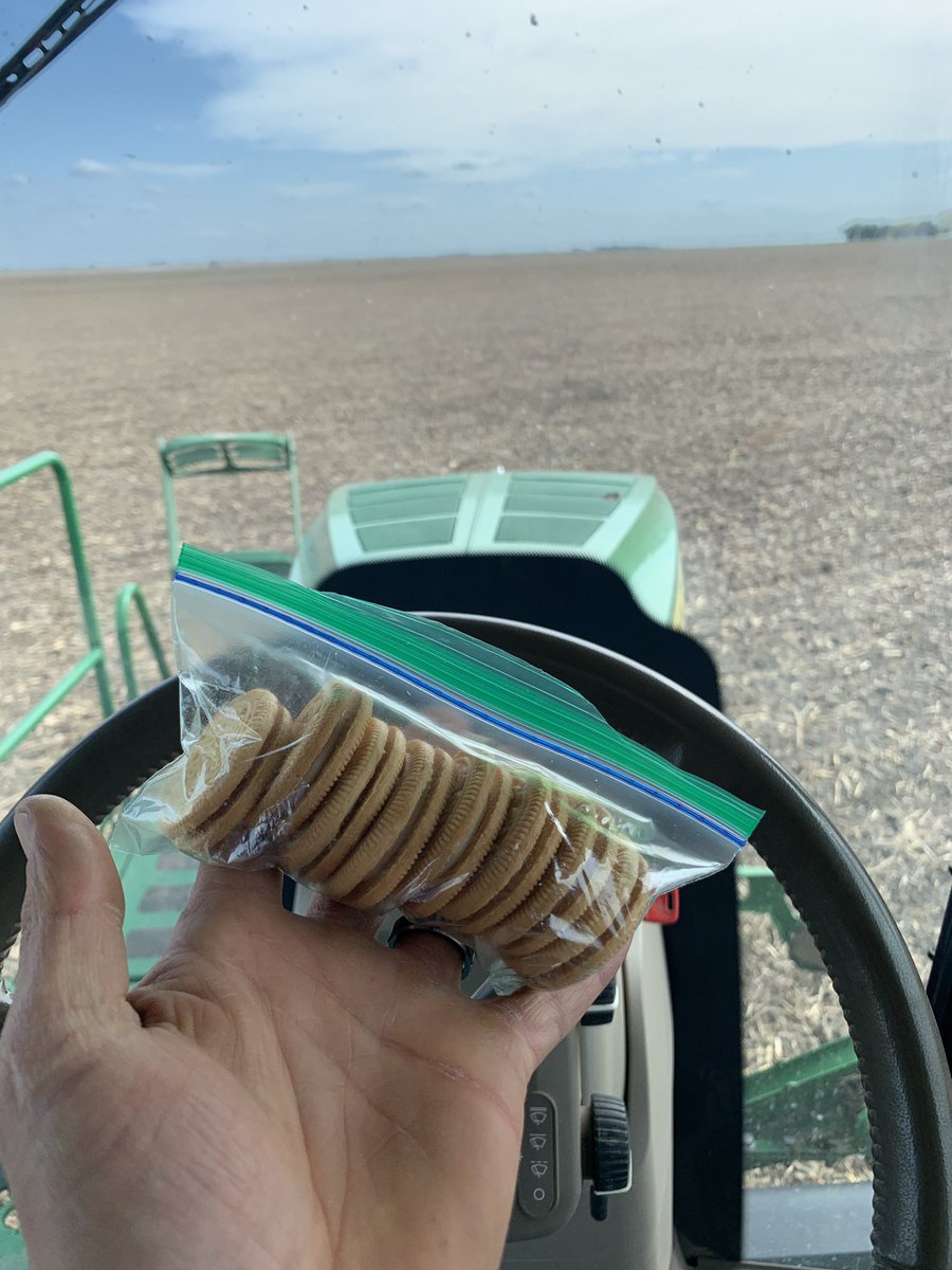 AWApp1's tweet image. Didn’t pack a lunch and plans changed, this is all I have. Oh crap it’s supper time now! No wonder I’m hungry.