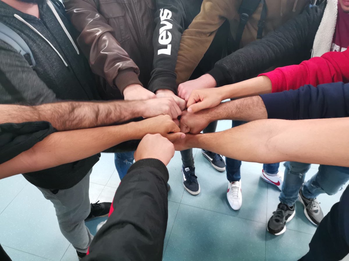 Guardians_EC's tweet photo. Las squads de #LeagueOfLegends dieron lo mejor en el #TorneoULLesports del pasado fin de semana, desde el club estamos muy orgullosos y sorprendidos del gran nivel que se demostró y el buen compañerismo entre ustedes ☺️
¡ A seguir chavales!🥳
#westand @LigaCanaria @TGXes https://t.co/4aQ4Zm6rwC