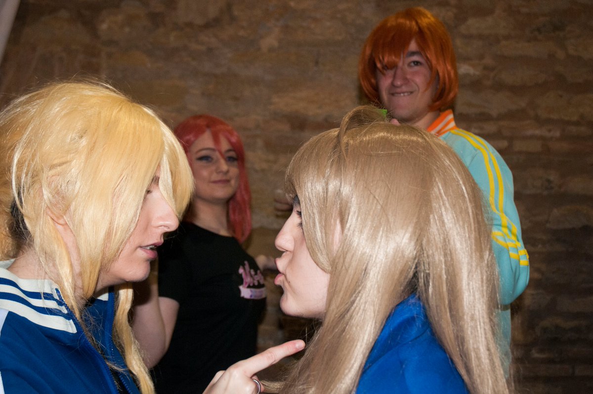 iorikus_'s tweet photo. @MuseON_cos @hyojoys @RicchuStorm @Zabeetha @wonwonyan @meerkatona @CarmenInvocahie y ahora os dejo esta foto sin contexto https://t.co/9vr2pL5Z2w