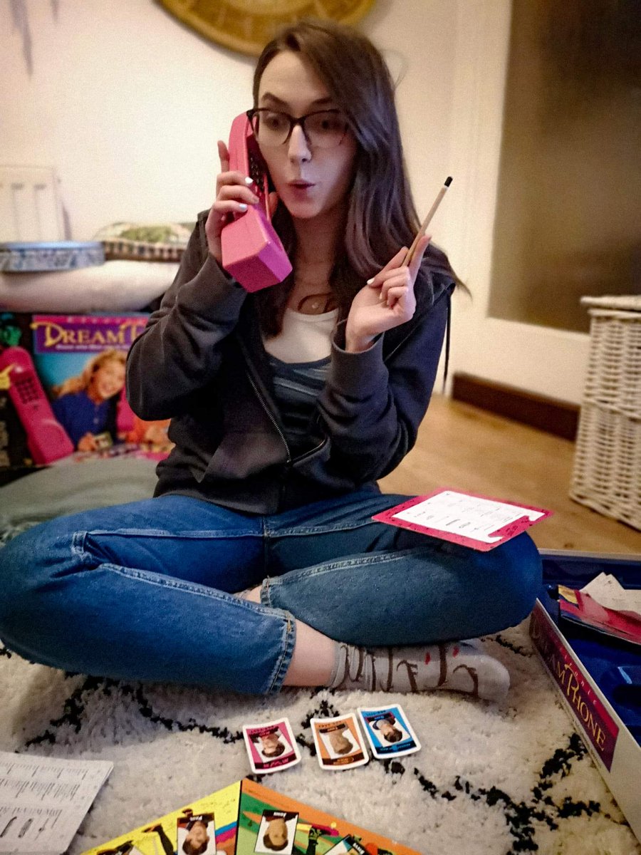 MatthewHigh6's tweet photo. Spent this Bank Holiday finding out which boy has a crush on me (not telling). What have you been doing? #dreamphone #mbgames https://t.co/x1DQXBfZw0