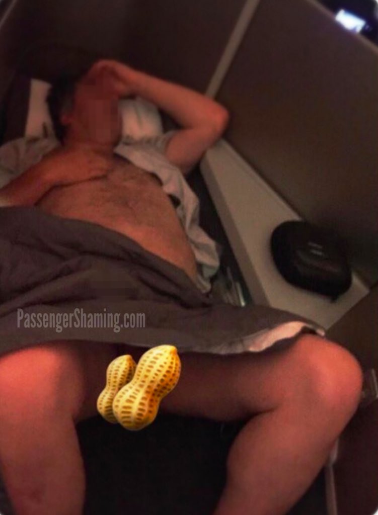PassengerShame's tweet photo. Make it a balls to the wall week! You got this! ✈️⚽️👍🏼⚾️💁🏼♀️#MondayMotivation 🙏🏼👯♀️#ahNuts 🥜😂 #firstclassy 😇
📸: https://t.co/tShxiuDvtv 👮🏻♀️
#passengershaming #crewlife #avgeek https://t.co/QNlW5ZLNUd