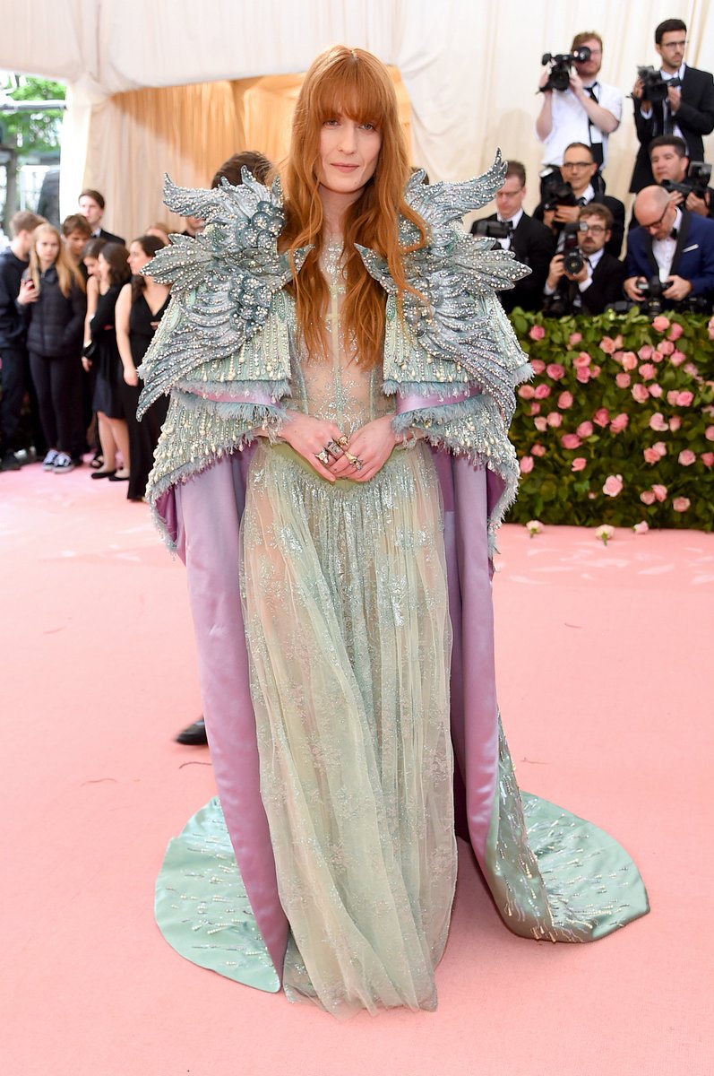 TheCut's tweet photo. Spot the difference https://t.co/IYOx4ploC5 #MetGala https://t.co/tBEjpNhS1s