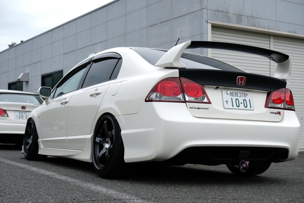 Streetcar_honda's tweet photo. #honda #civic #fd2 #fd2r #typer #mugen #mugen無限power #mugenpower #feels #carbon #k20a #vtec #jdm #jdmjapan #jdmgram #kseries #kseriesonly #stance #advanwheels #advanracing #advan #tciii #brembo #hondanation #hondaracing #championshipwhite #japan
•
•
•
Cr. 🚗 @FD2_1001 https://t.co/xXkxFgHxi7