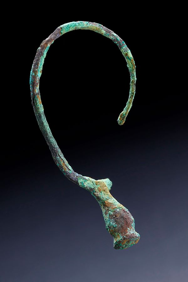 Antullanka's tweet photo. Aros de 1.000 años que demuestran una antiquísima práctica orfebre en el mundo mapuche, pero algunos insisten en instalar la idea de que la orfebrería es posterior a la colonización / Complejo Pitrén
Fuente: https://t.co/FrUfULPF88
#Mapuche #Cultura #Milenaria #Retrafe https://t.co/yWSCzra1k6