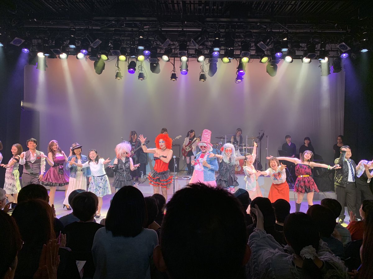 chiezaking's tweet photo. ロックライブミュージカル『THE CHANGE55』を観劇。
BGM生演奏は贅沢!
梅垣さんはめちゃすげー。
一瞬でお客様を引き込む力、とても勉強になりました(´∀`*)
曲も良かったしねー♪
サイリウム振って楽しかった!
Manami、お疲れ様でした!
#CHANGE55 https://t.co/4iZKq1WX8U