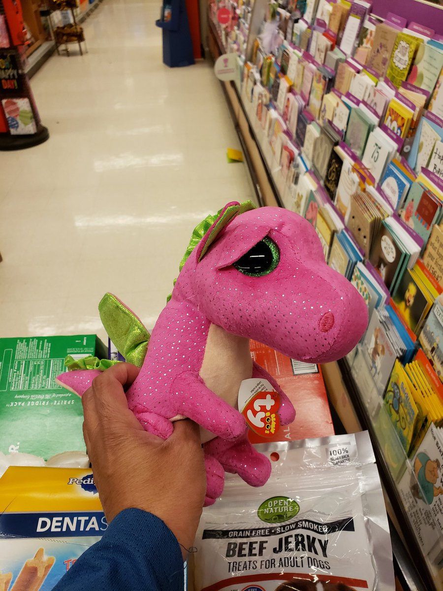 Chloe was pouting bc she didn't get any Pizza Hut tonight, even though mom was gone. So dad had to go buy her a pink dragon. Not like she's spoiled or anything, lol. @jking95julie @aussiesdointhgs @PascoSheriff @AmaziingPuppies @WeLoveDogsUSA @TheDaiIyPuppy