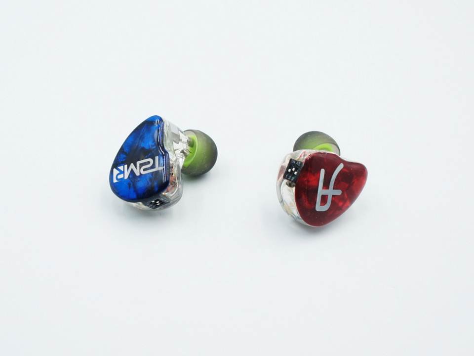 PenonAudio's tweet photo. TANSIO MIRAI TSMR-3 PRO 3BAノウルズドライバ7チューニングスイッチ2ピン0.78 mm HiFiインイヤーイヤホン
ユニットドライバー：Knowles ED29689 + 2 Knowles 22955
周波数範囲：15Hz〜20kHz
インピーダンス：15Ω
#TANSIO
https://t.co/fNsLw8BMV2 https://t.co/C8pq5X59Wz