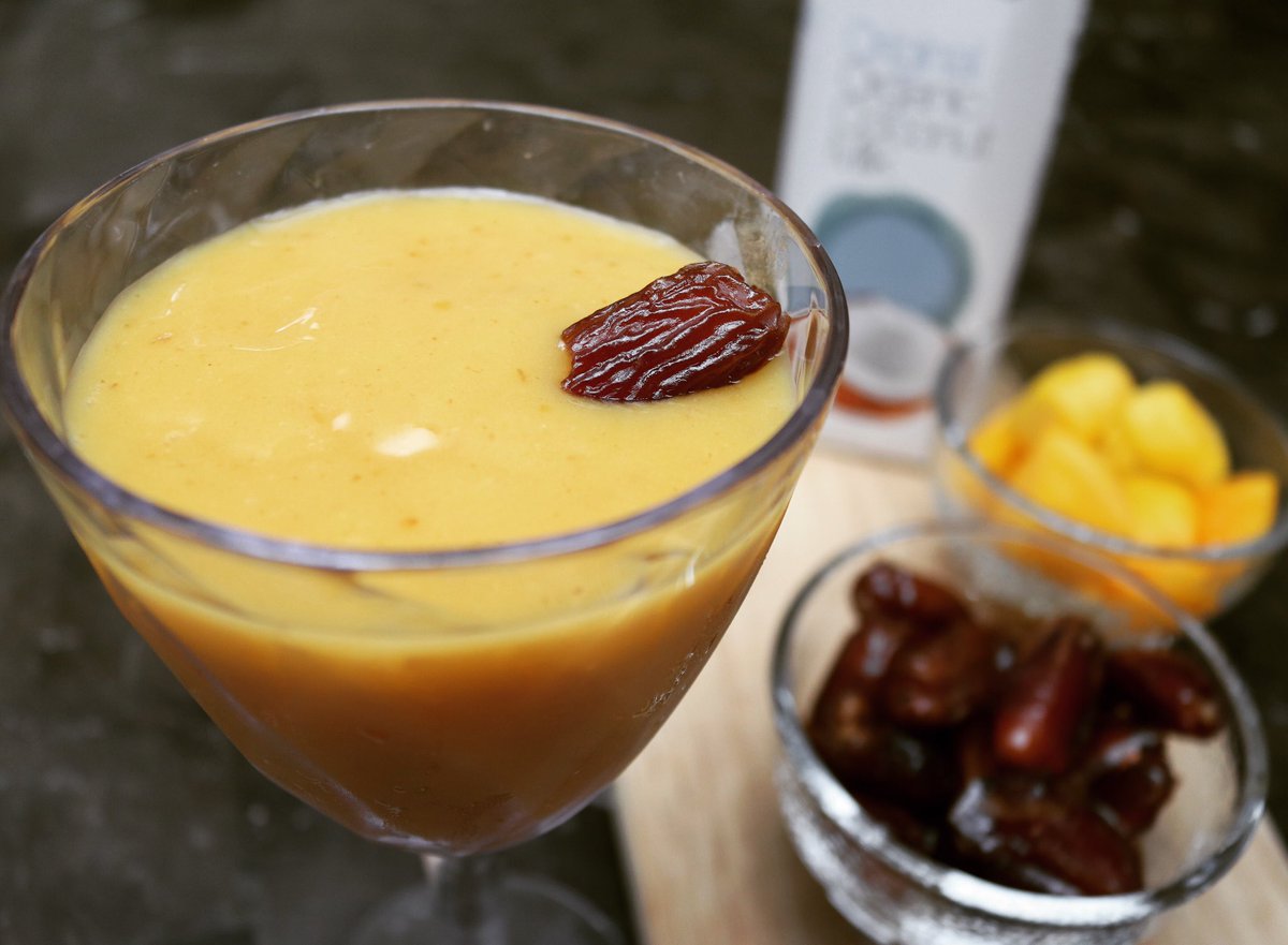 network_chef's tweet photo. Organic Coconut Mango Date Smoothie: delicious! 🥥🥭
Recipe:
▪️1 cup Coconut Organic Milk
▪️2-4 Organic Dates
▪️3/4 cup frozen Organic Mango cubes
Blend all ingredients in a blender, and enjoy the sweetness of this smoothie 😊
#mangosmoothie #datesmoothie #organicdrinks https://t.co/jKkzU0nfMI