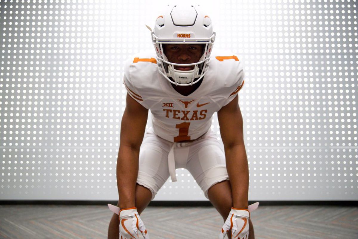 SportInjuryBlog's tweet image. The Longhorns' De’Gabriel Floyd was diagnosed last month with spinal stenosis. Find out more about the condition below: 

sites.utexas.edu/sports-blog/20…

#texaslonghorns #UTSPORTS #INJURYBLOGS #FOOTBALL