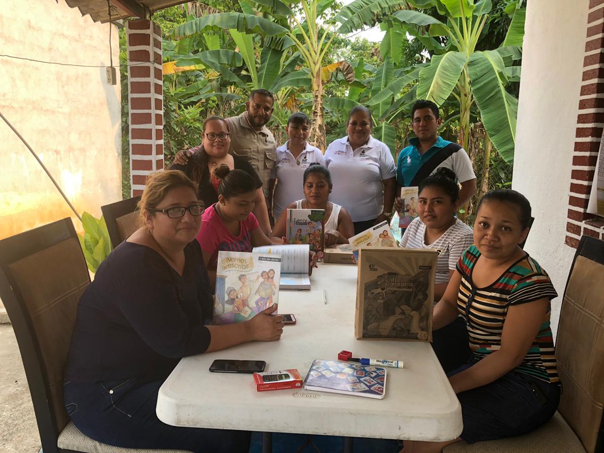 IEATTABASCO's tweet image. Inaugura #IEAT #Teapa círculos de estudio en las localidades Francisco Sarabia, Juan Gómez y Galeana. #FelizLunes #EducaciónEsDesarrollo