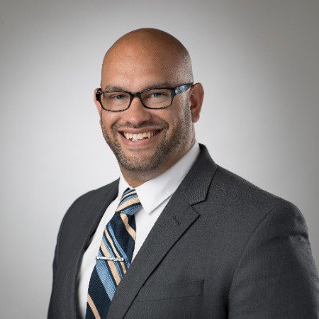 KansasMKTG's tweet photo. Our next #KUMCSpotlight, Luis Nobel, graduated from the B-School in 2017 and was the VP of Communications for the the Club. He now works for Sprint and is the CEO of his own company; check out our Facebook page tomorrow to hear his story and words of wisdom! #advice #kualumni https://t.co/B2FWXWt2Zm