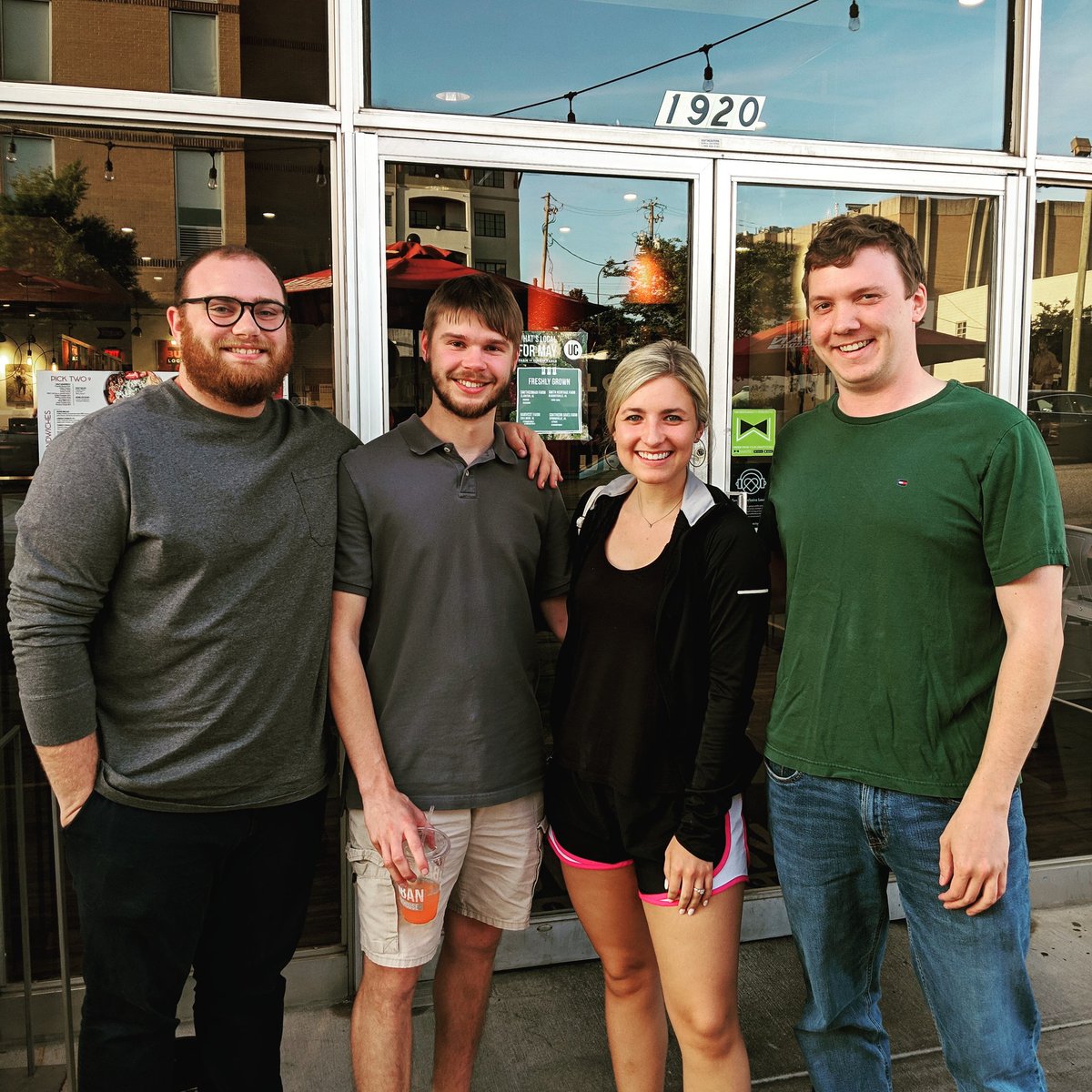 Foos036's tweet photo. Night out with the broadcast seniors. The first two students I ever hired and the one that became my first assistant. Forever indebted to these three for everything they've done for Samford Athletics broadcasting.
@simplyKarlb @macymarin5 #TwitterlessCaleb https://t.co/dYTAlouGPb