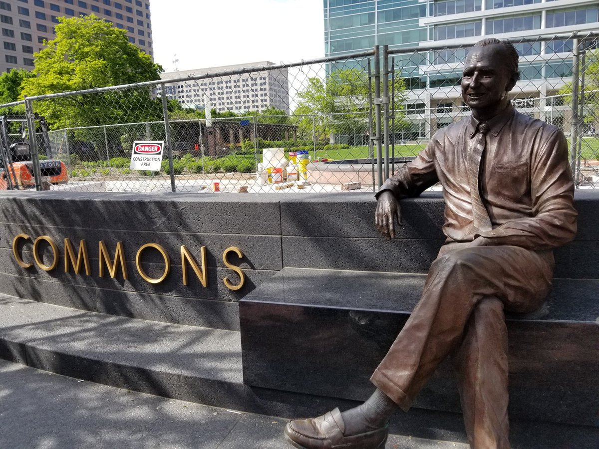 aztammyp's tweet photo. Bill says hello @BeverlyHudnut--he's overseeing construction of his beloved city's park. https://t.co/PP5TO5AApE