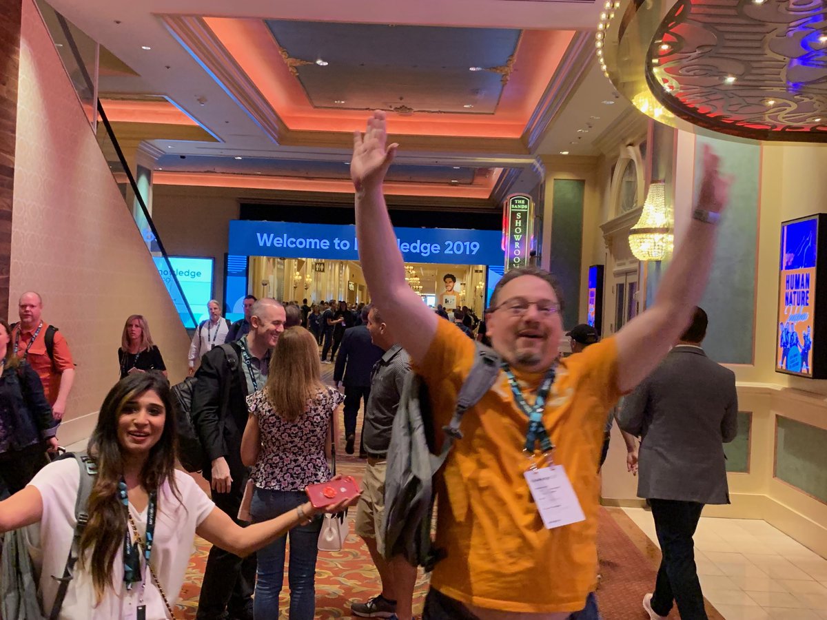 DRodriguesHealy's tweet image. It’s Here + Now!!! LOVE the excitement!!!! #Know19 #EasyforEmployees