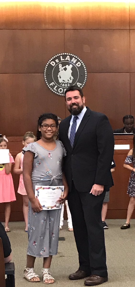 plstortz's tweet photo. @GeorgeMarksVCS Celebrated incredible artists at the DELAND City Commissioners meeting. Great work to these lovely students and their Art teacher Mrs. Janet Stone. https://t.co/b78QWhyAb0