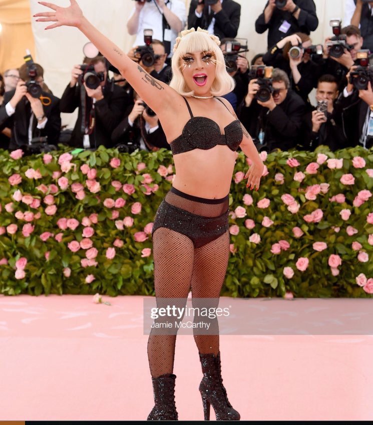 PSYKEYstr's tweet photo. my 4 stages of intoxication #METgala https://t.co/S3cJd6TwPr