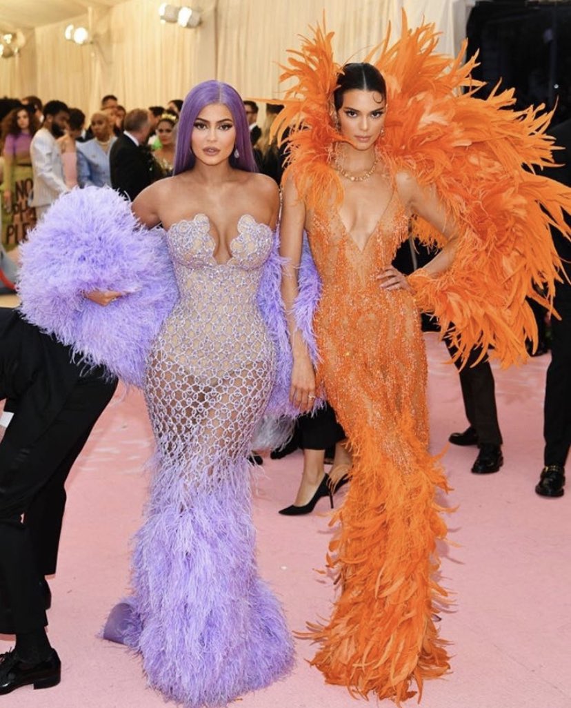 firstwefeast's tweet photo. The Jenner’s giving me Takis &amp; Flamin’ Hot Cheeto vibes #metgala #MetBall2019 https://t.co/QUN11uN2Es