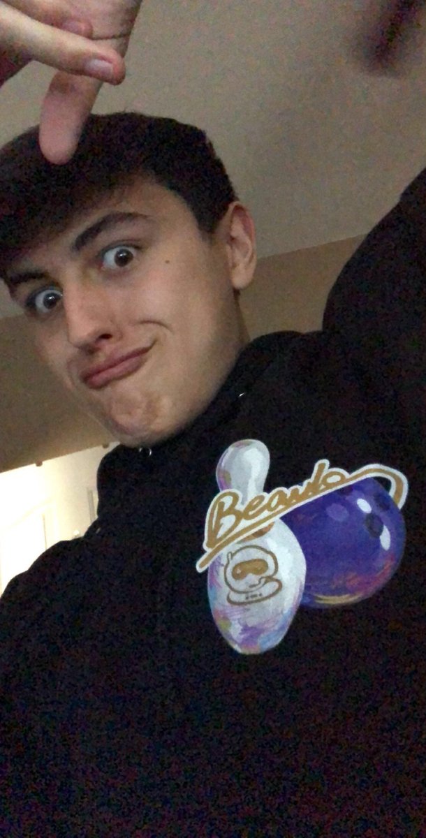 Beaulooo's tweet photo. OH BOYYYY.

Brand new merch for sale and SSG will be giving away a hoodie everyday for this week through Gleam.

Gleam: https://t.co/vLpTIf09U3

Orrr you could just snag it from the store if that's more of your thing.

https://t.co/GHpCuJTGXX

God damn. Do I look good or what? https://t.co/7ZzEWgj8wR