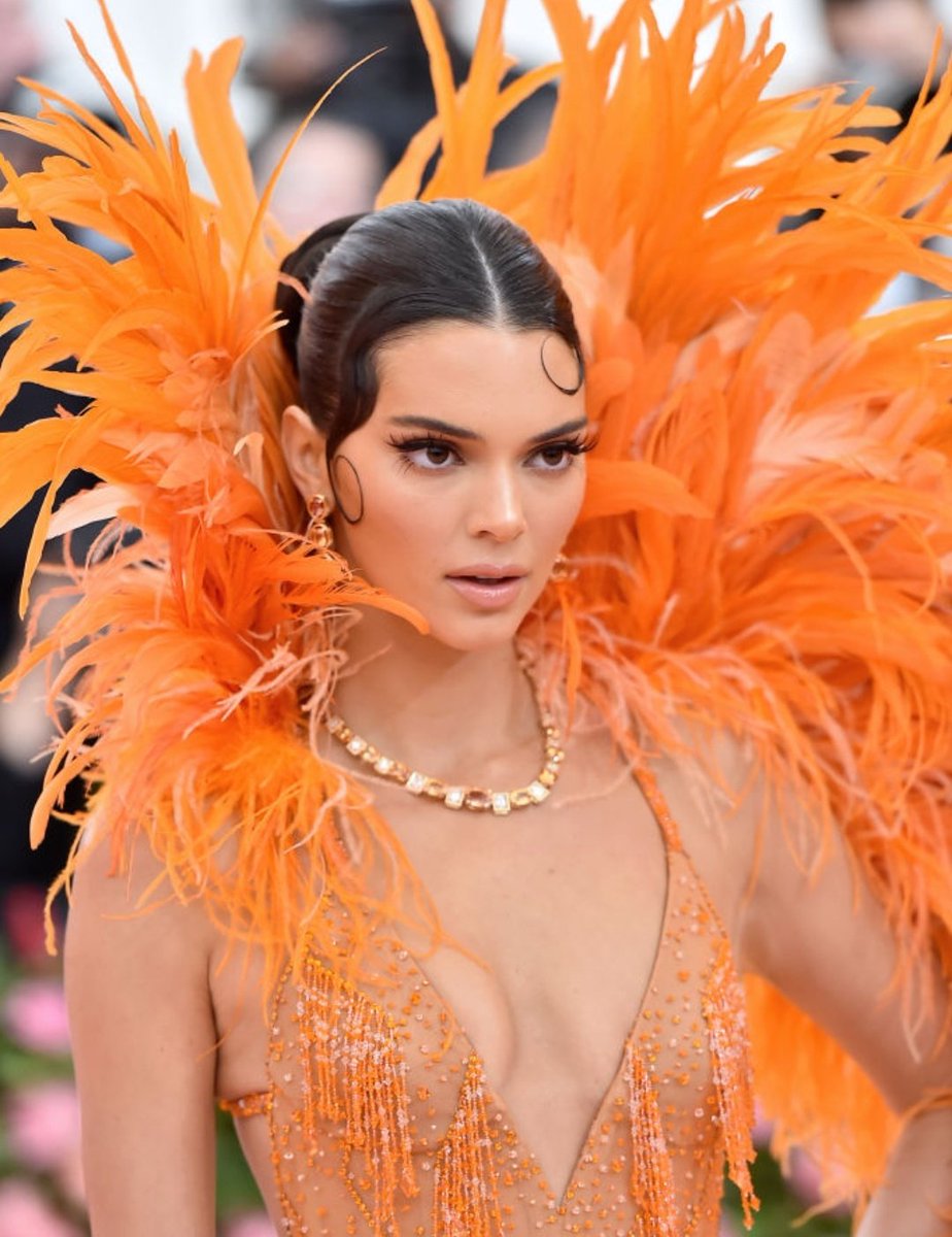 metgalafashion_'s tweet photo. Kendall Jenner at the 2019 #MetGala https://t.co/Z6yoYx6bi4