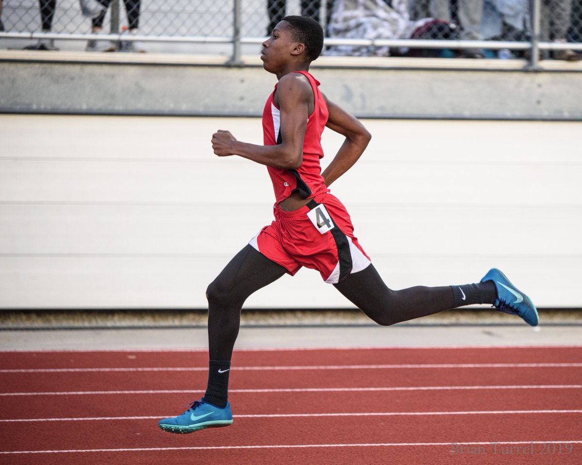 DotteSportsPix's tweet photo. Keeping it going with the overflow of pics from #NorthRelays, next up is Wyandotte. Tagging @HsWyandotte since it's the only handle I can find for them. @KCKPSAthletics https://t.co/uxZYzs9Wlr