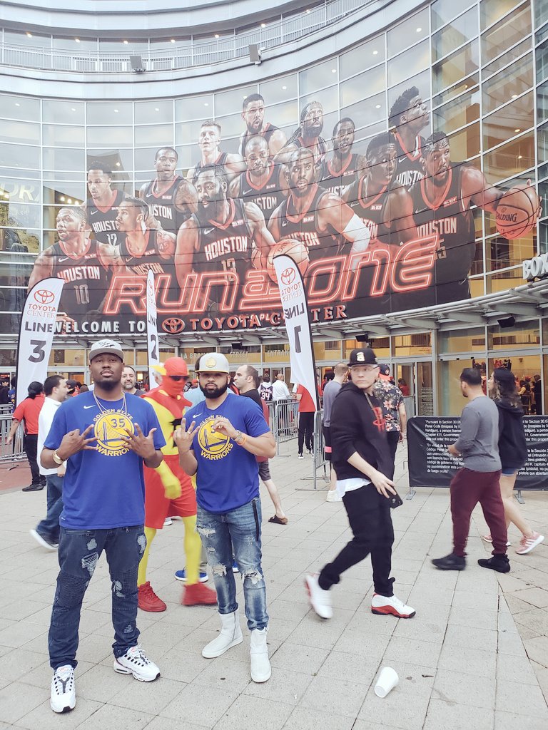 Let's Go KD! #Texas #35 #Warriors Let's Go!!!!! 30 &amp; 35 <a href="/TeamJacksonatt/">David Jackson</a> @DMDRrichardson