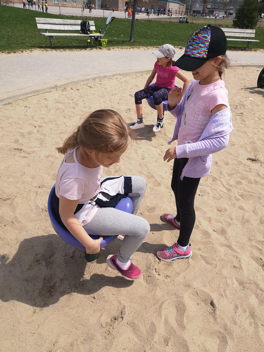 MrsBarrowman1's tweet photo. We worked hard prepping for EQAO and then took advantage to burn some energy with this beautiful weather! https://t.co/caMIN95b6b