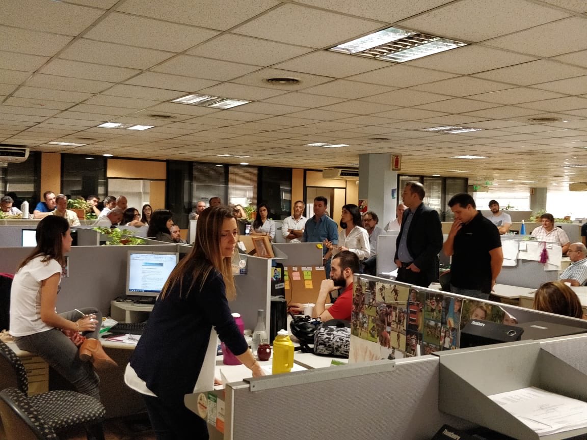 Seguimos el camino de recorrer cada lugar de trabajo. Gracias compañeros y compañeras de Agencia 8, 10 y 50 y a la Dirección de Informática. #DecidísVos #LaAzulYBlanco. El 6/6 hay una sola opción.