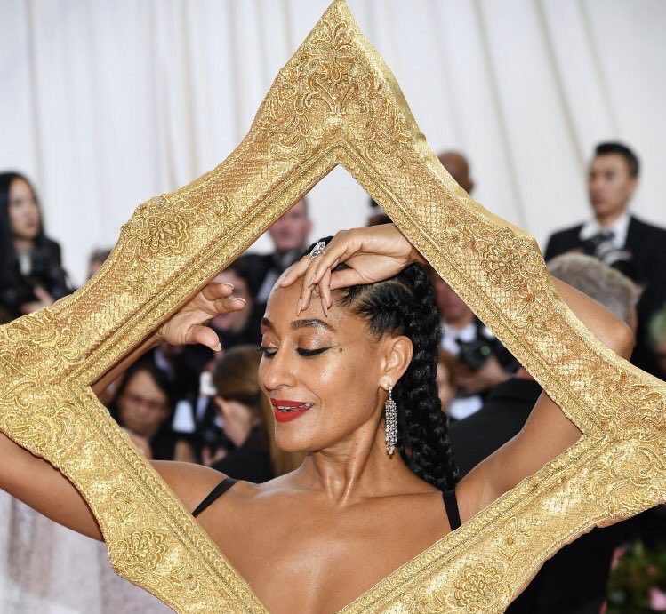 PowerStarLive's tweet photo. 🖼 @TraceeEllisRoss is having a picture perfect moment in @Moschino on the #MetGala red carpet! https://t.co/raon8PyQVS