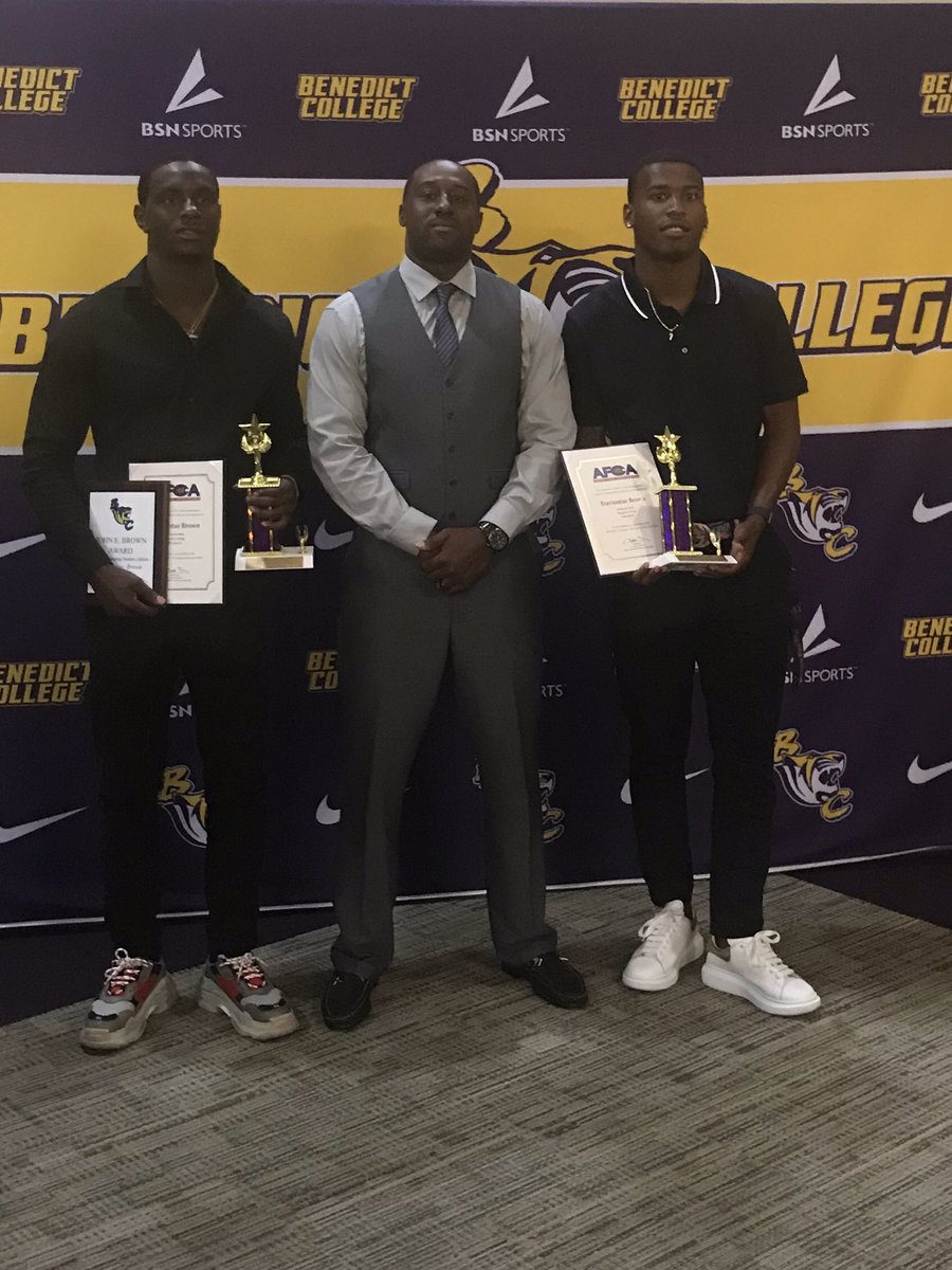 Wit my guys at the <a href="/benedict_tigers/">BC Tigers Athletics</a> banquet. <a href="/Traviontae1/">snoop</a> AFCA All-American, Best Defensive Back, and 1st Team All-Conference. @RobertCummings0 1st Team All-Conference and Most Improved. Ready for 19 #BookEm 😤💪🏽🙅🏾‍♂️