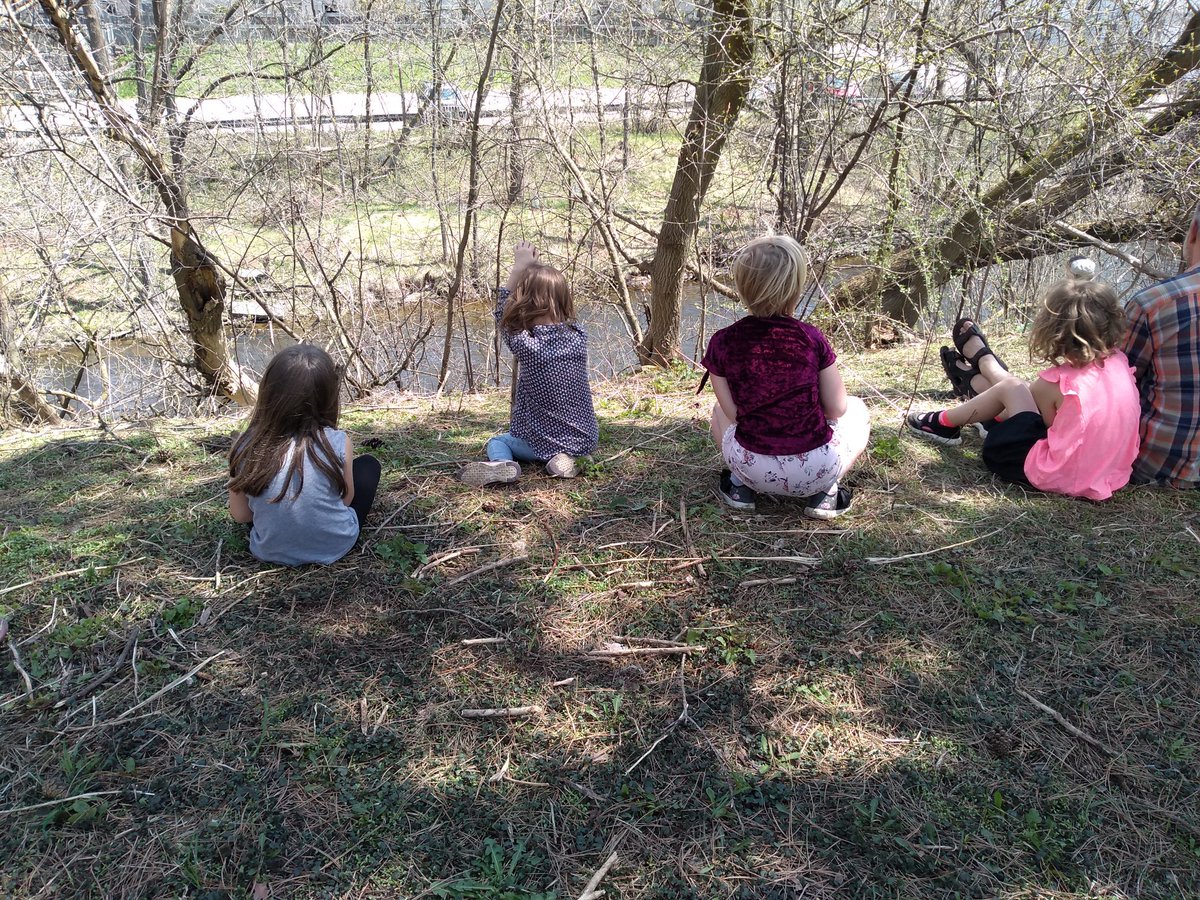 Our path along the Speed River in Guelph today. We walked for nibi and Nokomis today. #juniorwaterwalkers @mllevaughan @MmeDrumm @ugdsb