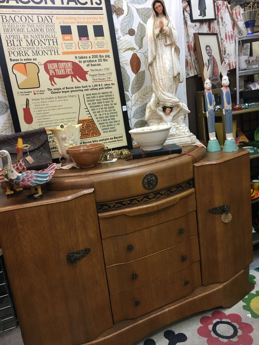 SquirrelAwayVtg's tweet photo. In Albuquerque? Visit me at Uneek Findings on old Route 66 at Monroe. Booth 6, tell 'em Twitter sent you. https://t.co/CNEztgZq98 #albuquerque #vintageshopping #shopabq #burque #newmexicotrue #MondayMotivation https://t.co/3XHJxTkHGP