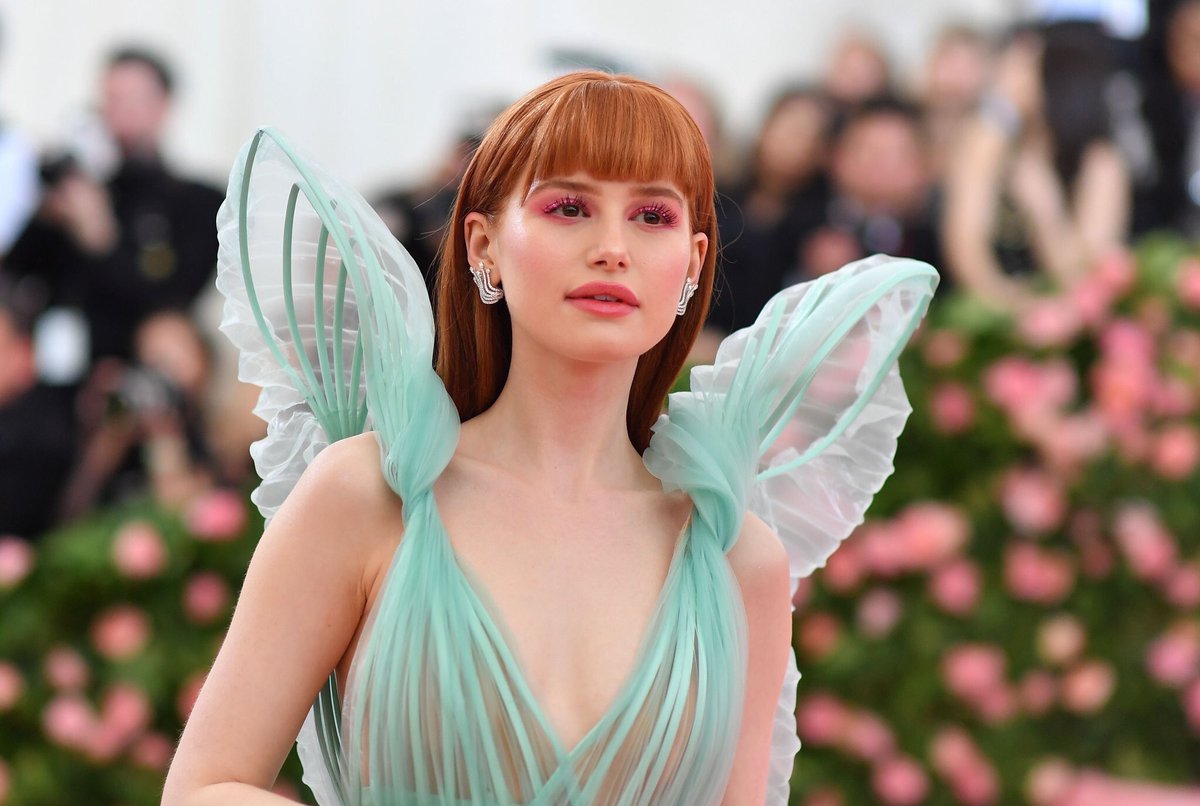 yuuuna_17's tweet photo. 画面スクロールと保存が止まらない、、、美しすぎる、、、、 #MetGala https://t.co/92CS69GgN2