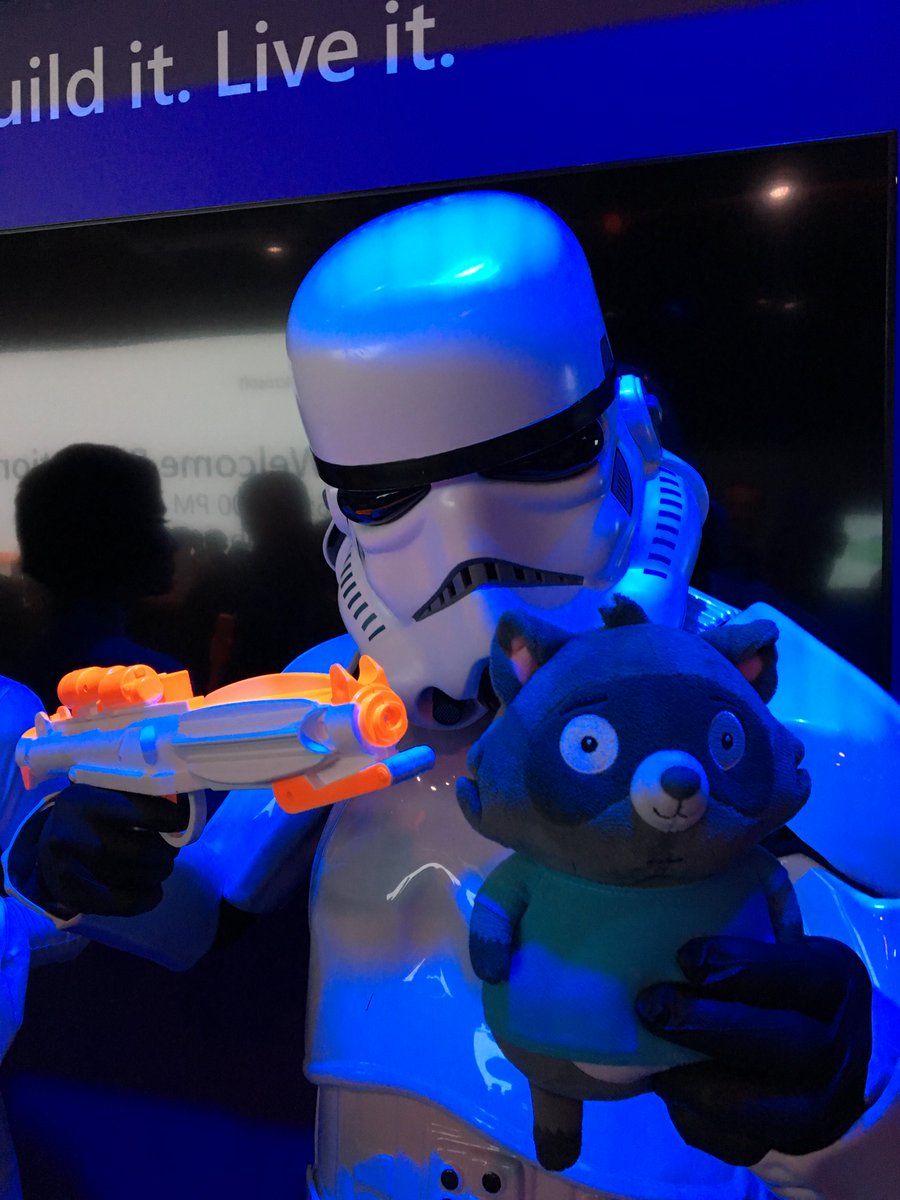 jimbobbennett's tweet photo. I’m distressed by your lack of Bit commander #BitAtBuild #BitOnTour #MSbuild https://t.co/swRSaecnKI
