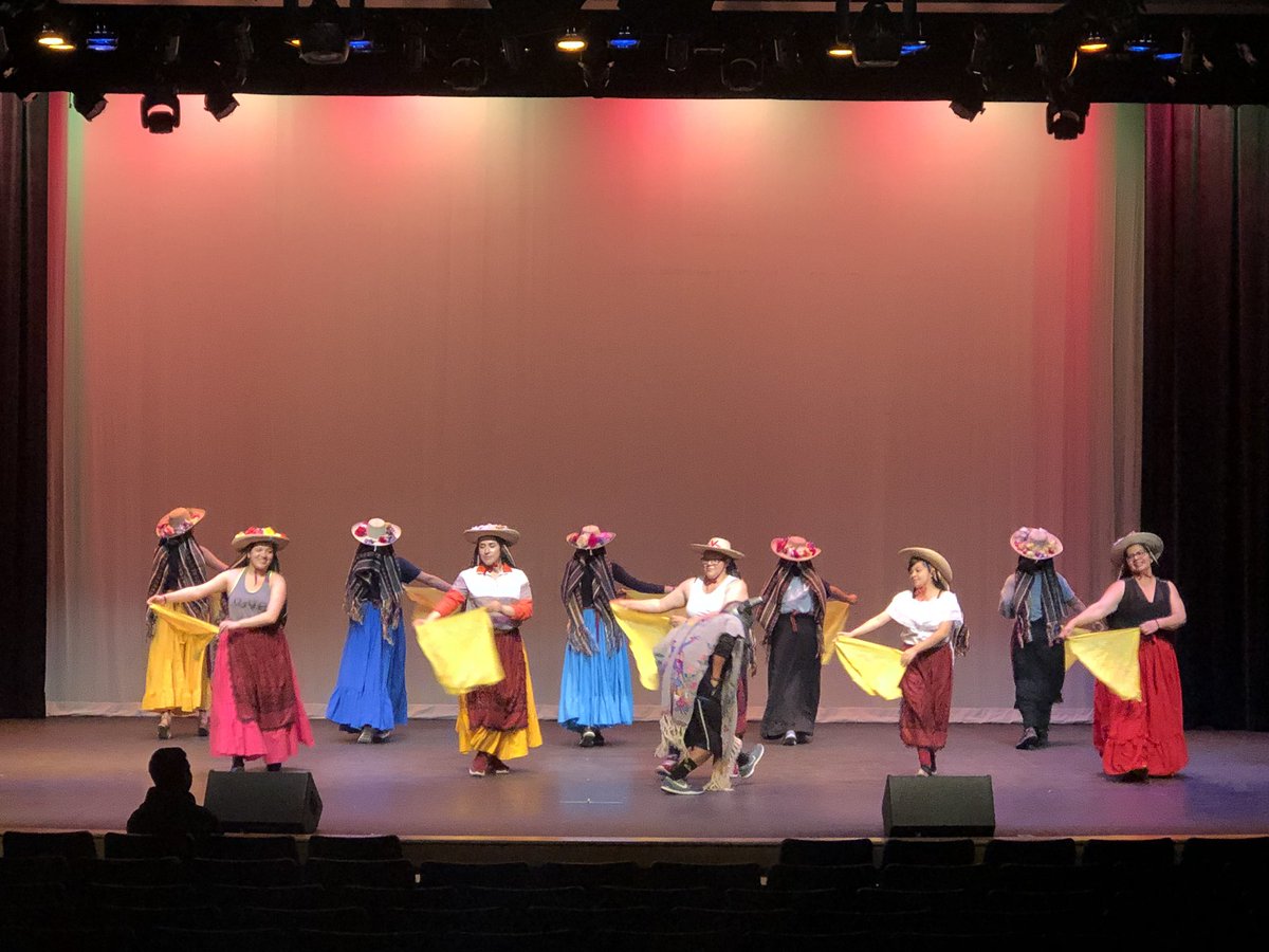 ProfAmyEdwards's tweet photo. .@CityofOxnard and @OxnardCollege Please join us Thurs. 6pm for our Visual &amp; Performing Arts Showcase #inreallife We are #OC We are #LIVE. We are #FREE. @vcstar @OfficialVCCCD #supportthearts https://t.co/Dx1q9KC9Jm