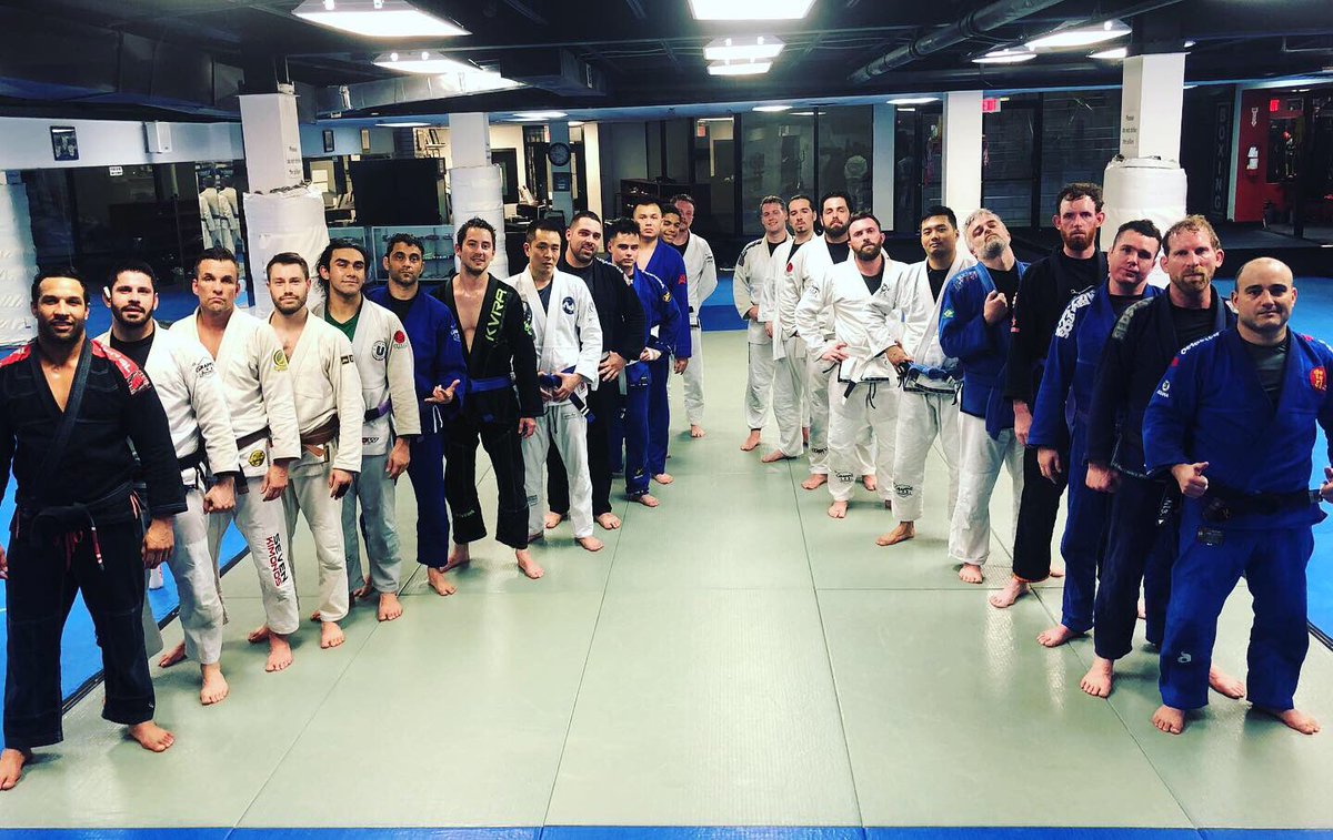 GrappleLab_BJJ's tweet photo. Started the week strong! We covered the @vitorshaolin single leg x sequence. See y’all tomorrow! #Bjj #nowater #oss #brazilianjiujitsu #bjjlifestyle #rolling #grapplelab #novauniao #novauniaocanada #grappling #grapplingarts #brazilianjiujitsulifestyle #bjjlife #grapplelabbjj https://t.co/C5n6CDbj4w