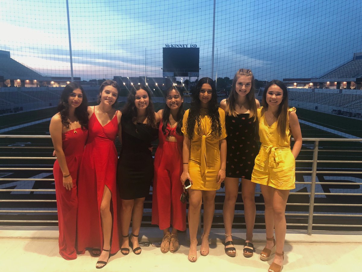 gigigrayy's tweet photo. 1 more track season left https://t.co/AbJwHAE4SI