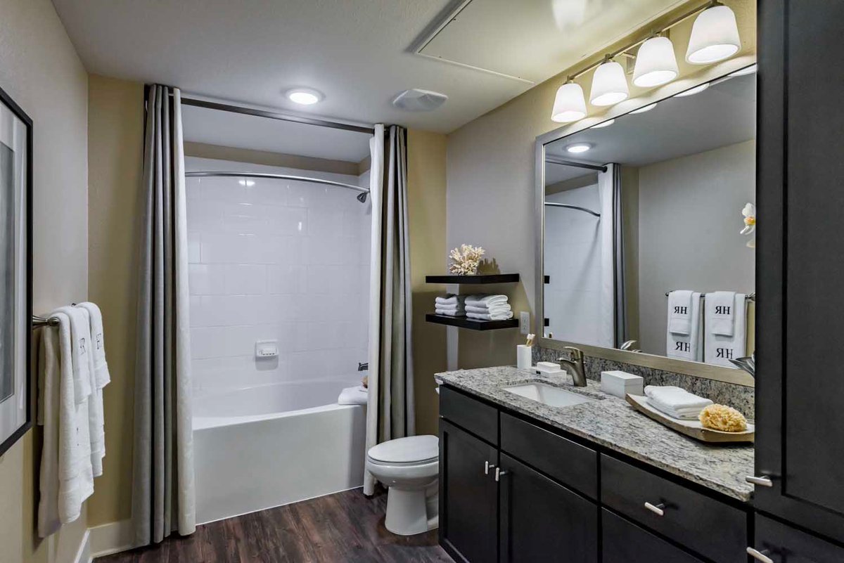 Houstonlxrent's tweet photo. โฒ๏ธ CONROE HOUSTON ๐ก
โฃโฃโฃโฃโฃUnits starting at $1095/m!
Get the best balance between convenience and luxury with concierge services and a great location. Amenities include granite countertops, stainless steel appliances, walk-in closets, w/ w&d included! #conroe #aprtments https://t.co/Iv7fuYcfJ3